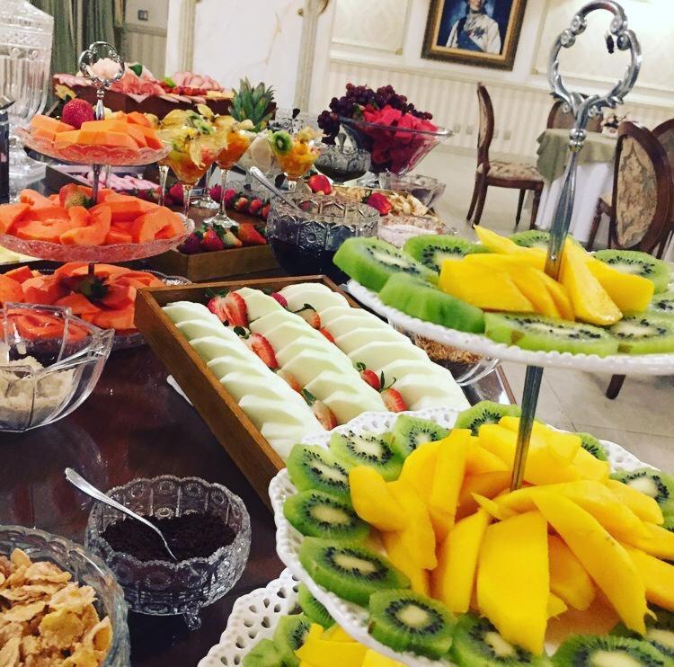 Golden Lis Hotel Boutique 戈亚尼亚 外观 照片 Fruit salad