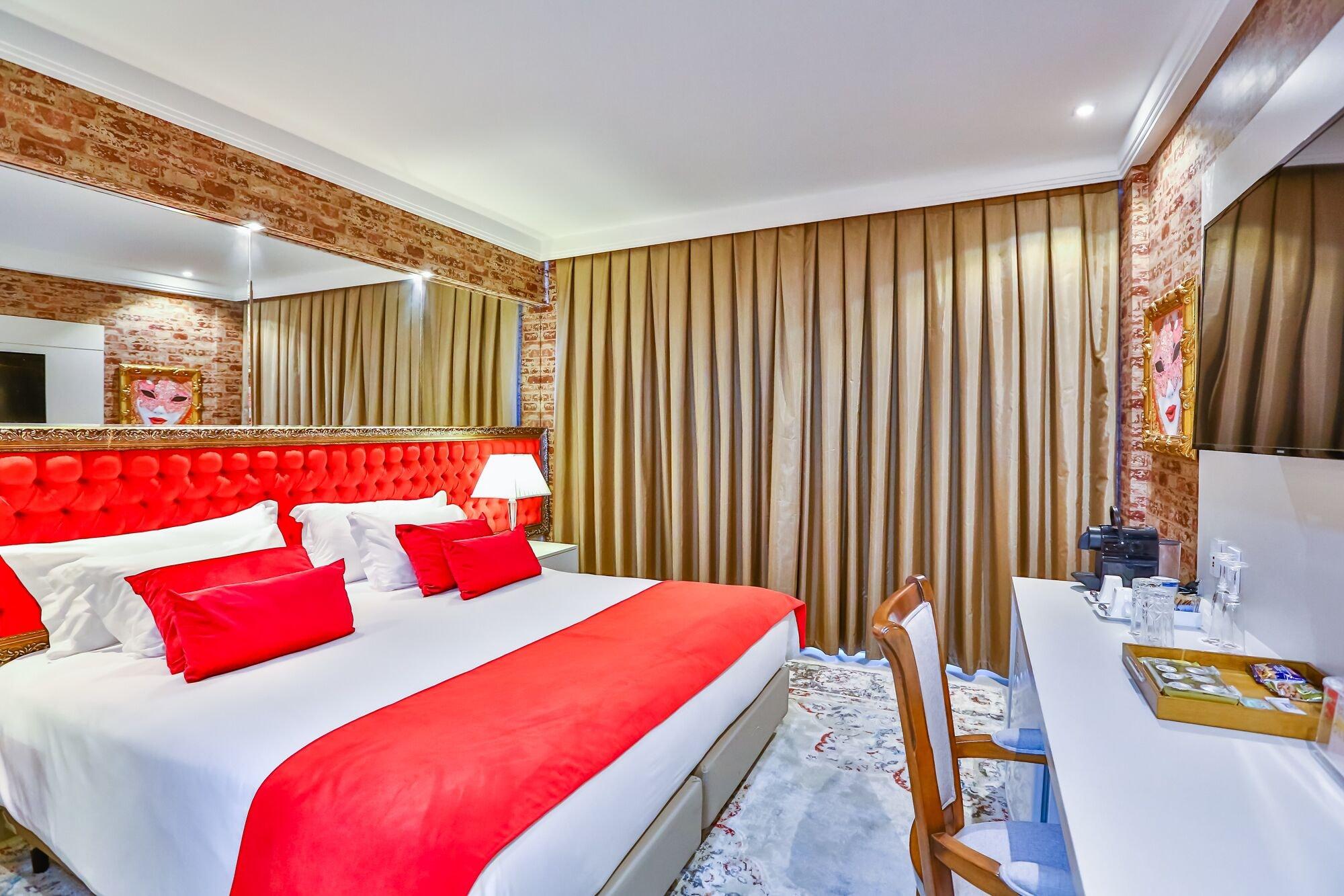 Golden Lis Hotel Boutique 戈亚尼亚 外观 照片 A room at the hotel