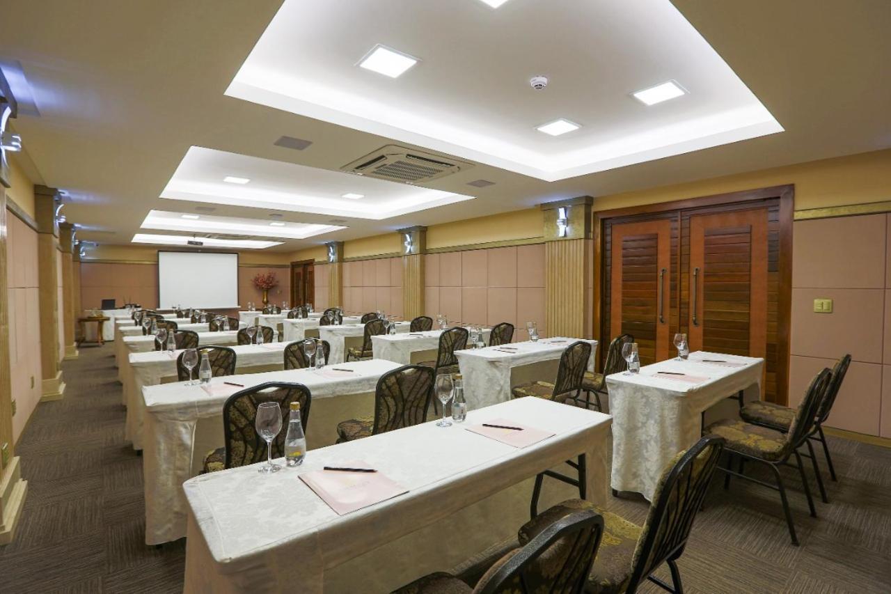 Golden Lis Hotel Boutique 戈亚尼亚 外观 照片 Meeting room